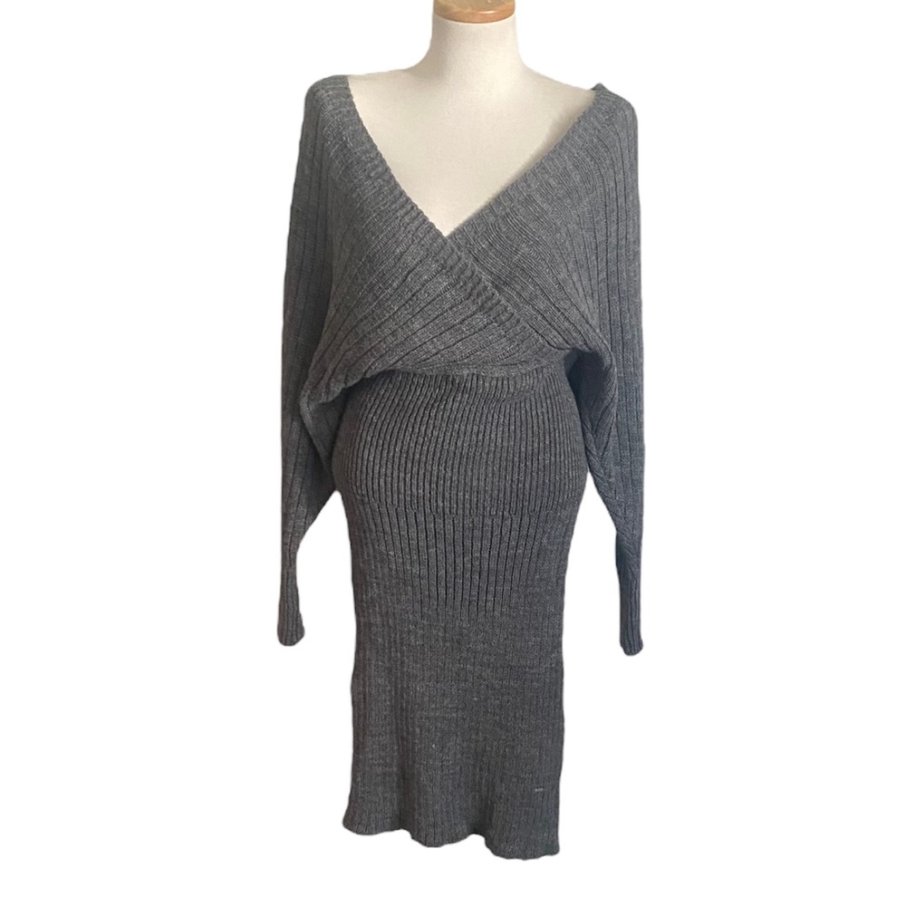PrettyLittleThing Knit Deep V Dress Size Medium